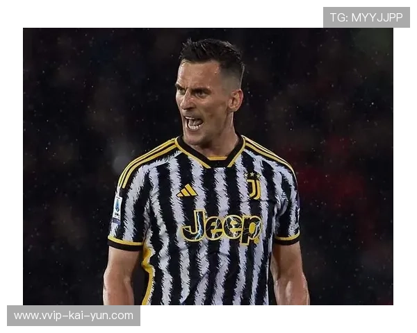 尤文米利克跑位精准后抢点破门，展现锋线威力